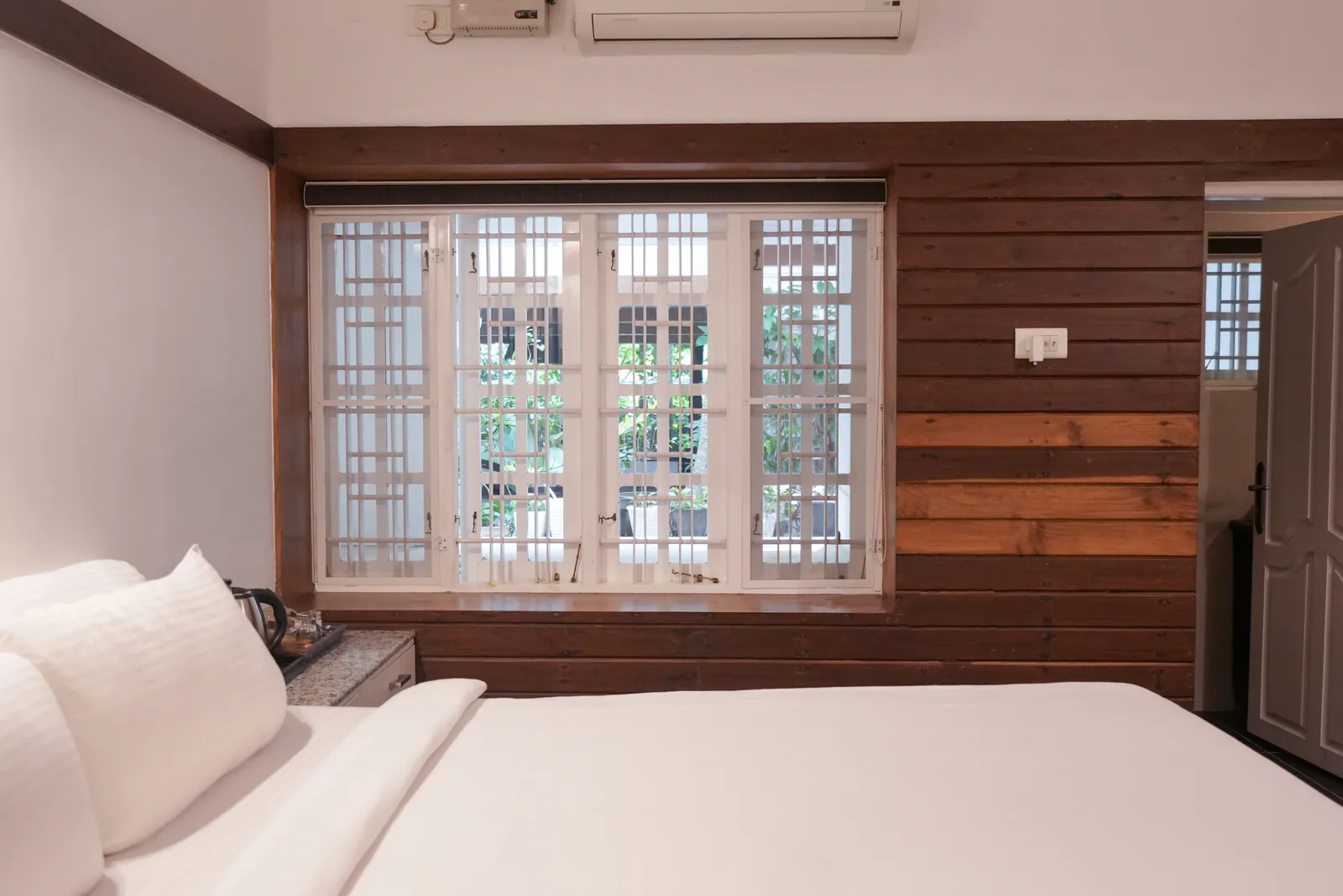 Executive Suite — photo 2