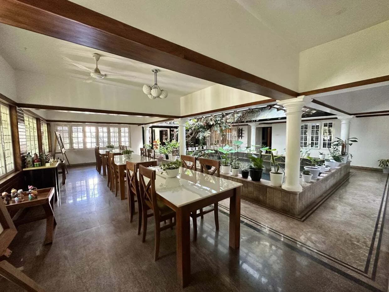 Ristorante all'aperto a Softouch Ayurveda Village, Kerala